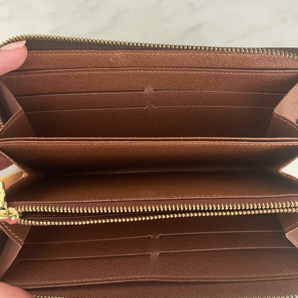 Zippy LV wallet - Picture 6 of 8